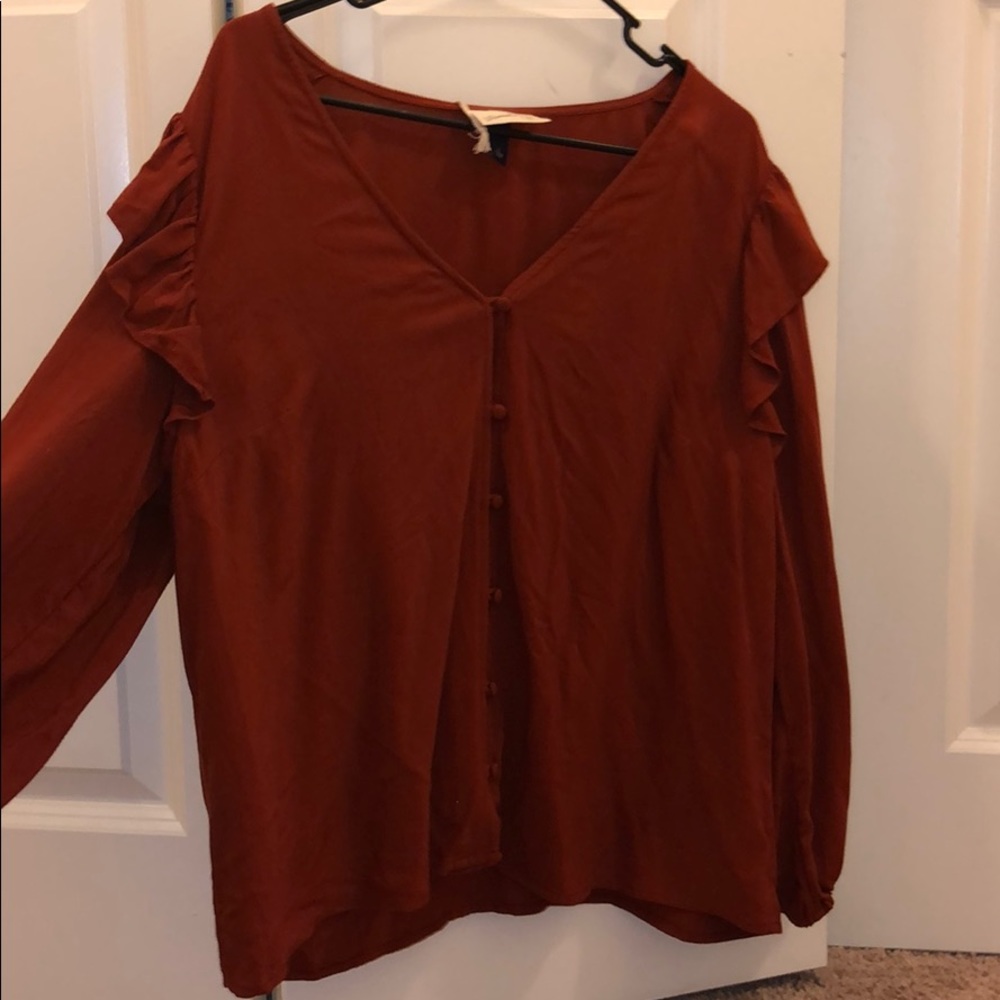 Brand new 3/4 ruffle sleeve button down